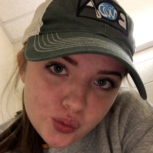 Meet your Posher, Desirae